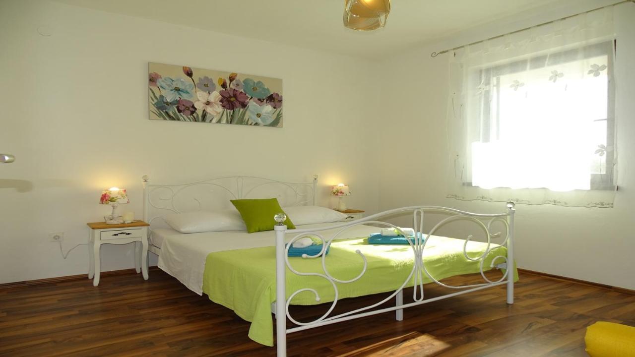 Holiday Home Iva With Pool Sukošan 外观 照片
