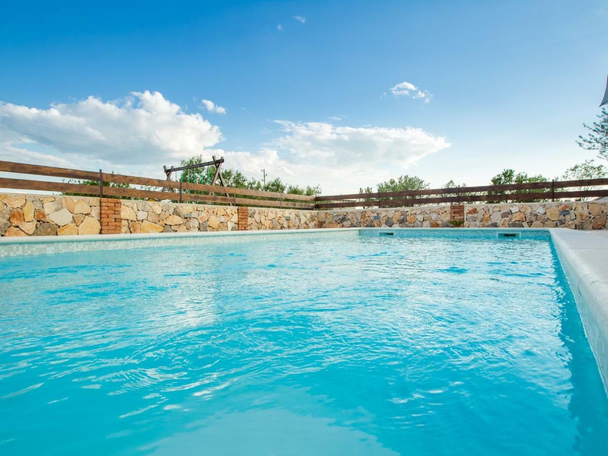 Holiday Home Iva With Pool Sukošan 外观 照片