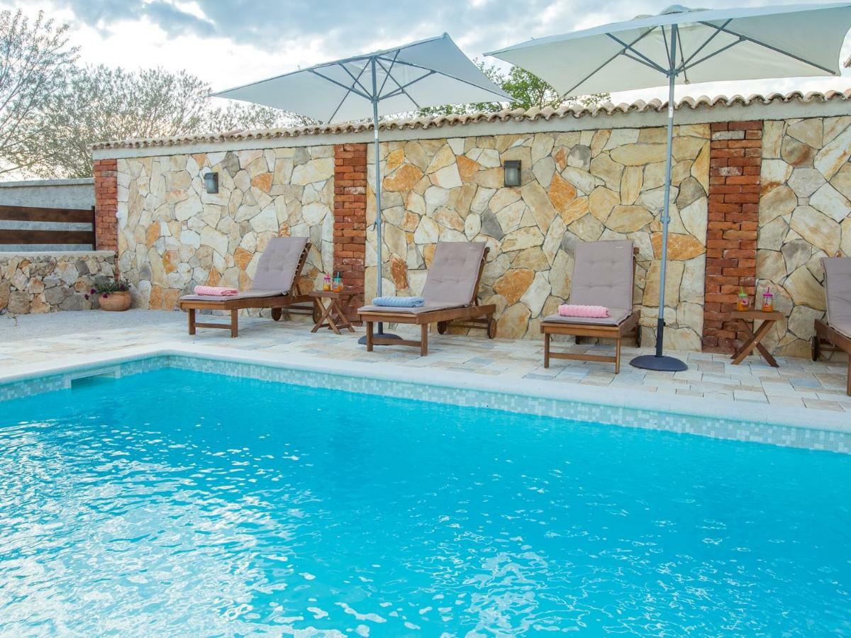 Holiday Home Iva With Pool Sukošan 外观 照片